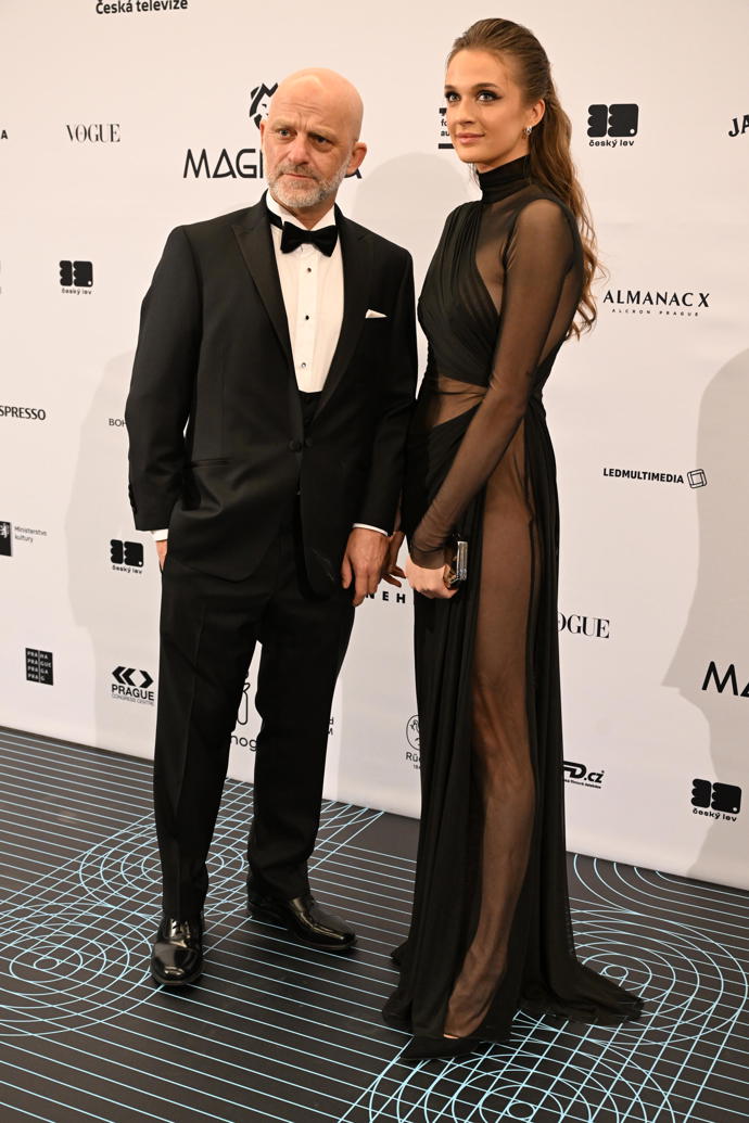 FOTO: Hynek Čermák s krásnou partnerkou. – stránka 4