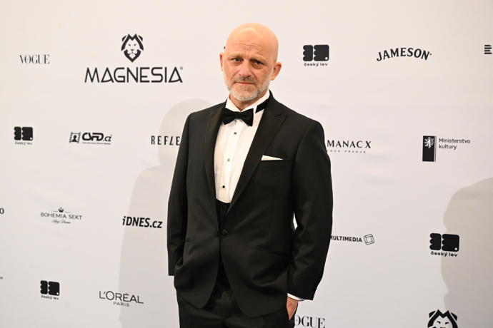 FOTO: Hynek Čermák byl jako vždy za elegána. – stránka 8