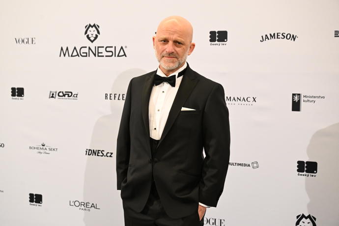 FOTO: Hynek Čermák byl jako vždy za elegána. – stránka 7