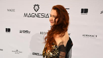 FOTO: Eva Toulová jako vždy zvolila bizarní outfit.