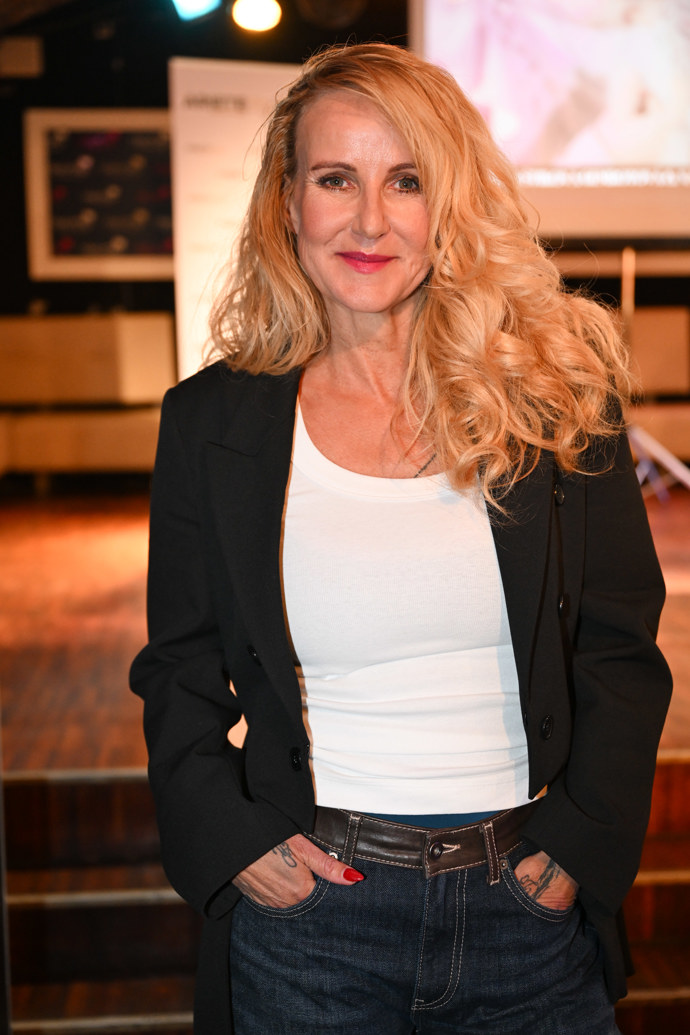 FOTO: Vendula Pizingerová jako jedna z kmoter nového singlu & videoklipu Michaely Štikové Gemrotové. – stránka 7