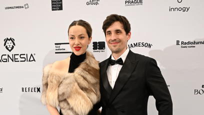 FOTO: Novinář Čestmír Strakatý s krásnou manželkou.