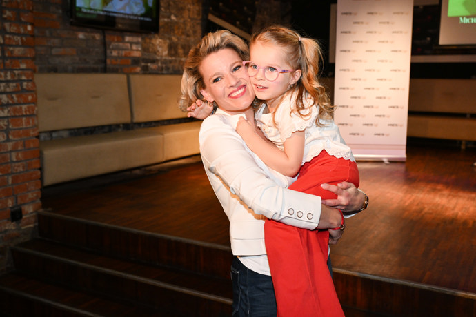 FOTO: Michaela Gemrotová s dcerou. – stránka 2