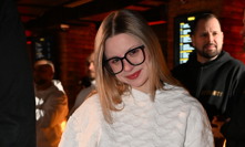 Dominika Elischerová alis Mína dorazila s úsměvem od ucha k uchu.