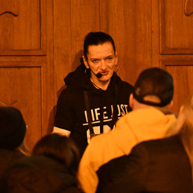 Narkomanka Katka se snaží změnit svůj život.