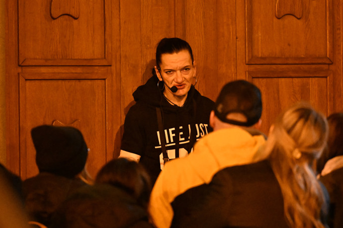 FOTO: Narkomanka Katka vyprávěla lidem svůj život. – stránka 17