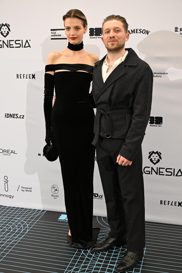 FOTO: Simona Lewandowská a Filip Červenka  na udílení cen Český lev. – stránka 2
