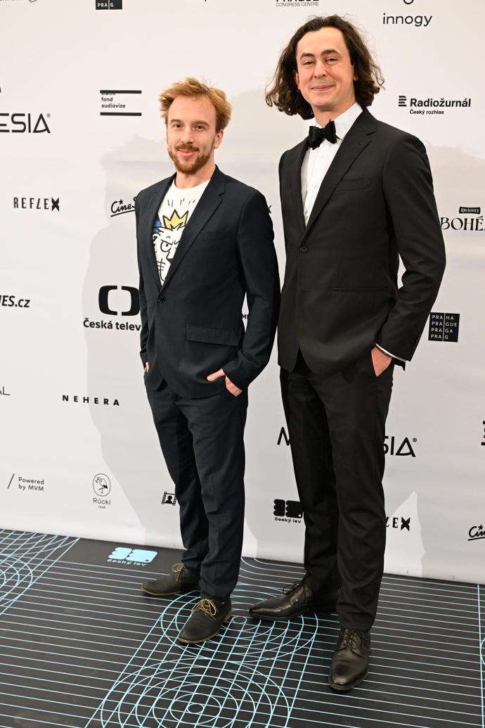 FOTO: Mikuláš Minář překvapil svou účastí na udílení cen Český lev. – stránka 1