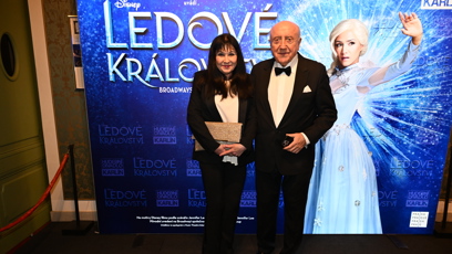 FOTO: Felix Slováček jako vždy vsadil na absolutní společenskou klasiku a na premiéru oblékl černý smoking s motýlkem.