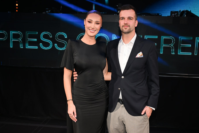 FOTO: Taťána Makarenko s partnerem. – stránka 4