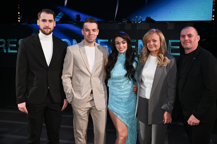 FOTO: Petru Beníškovou přišla podpořit rodina i partner. – stránka 2