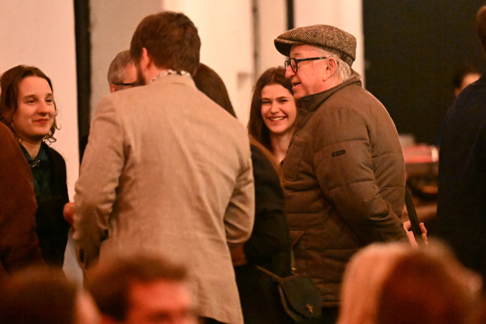 FOTO: Jiří Lábus dorazil až v pozdějších večerních hodinách. – stránka 17