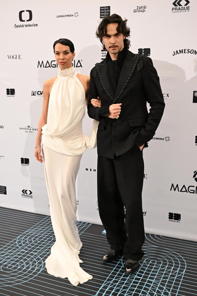 FOTO: Radka Pavlovčinová s bratrem Adamem. – stránka 2