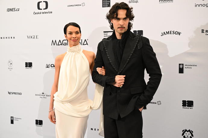 FOTO: Radka Pavlovčinová s bratrem Adamem. – stránka 1