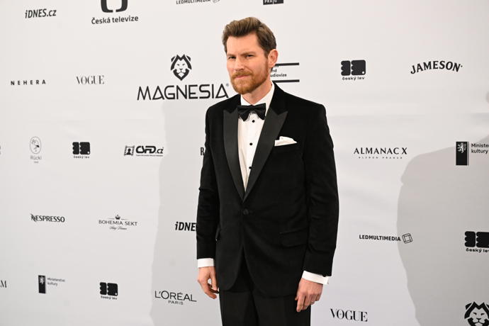 FOTO: Elegán David Švehlík. – stránka 6