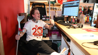 FOTO: Vojta Drahokoupil měl z prodávání radost.