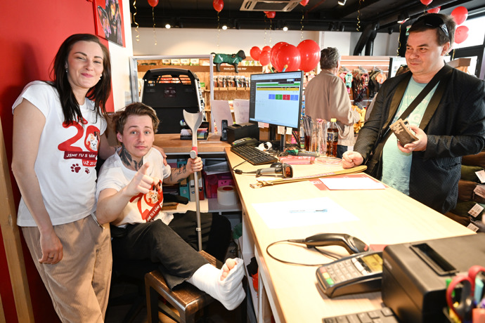 FOTO: Bára Jánová a Vojta Drahokoupil. – stránka 29