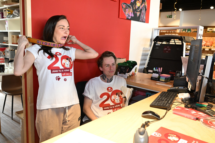 FOTO: Herečka Bára Jánová se předváděla. – stránka 25