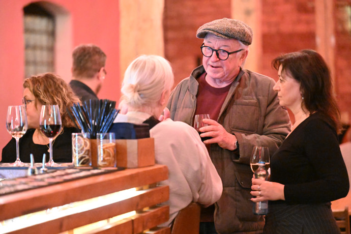 FOTO: Dorazil i Jiří Lábus. – stránka 10