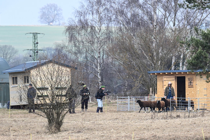 FOTO: Natáčení Farmy Vojty Kotka je v plném proudu. – stránka 8