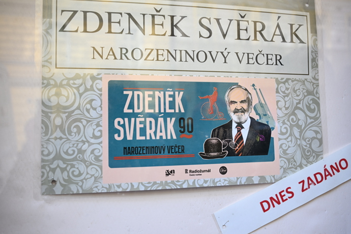 FOTO: Velká oslava Zdeňka Svěráka probíhá v žižkovském Divadle Járy Cimrmana – stránka 42
