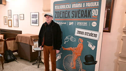 FOTO: Velká oslava probíhá v žižkovském Divadle Járy Cimrmana.