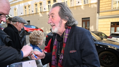 FOTO: Bolek Polívka rozdával ochotně podpisy.