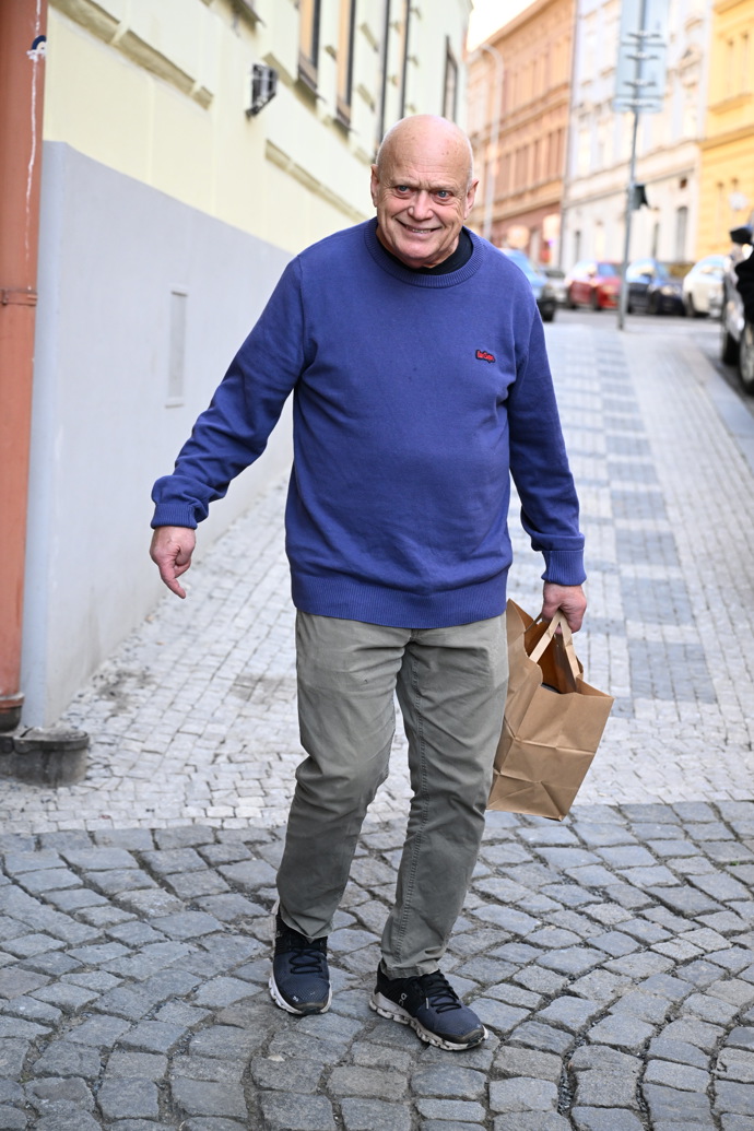 FOTO: Oslava 90. narozenin Zdeňka Svěráka. – stránka 25