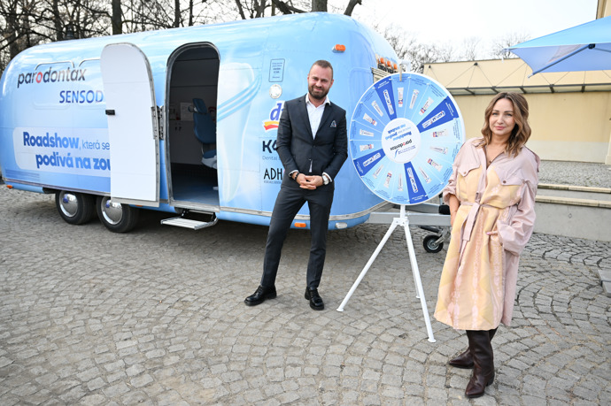 FOTO: Marek Dvořák a Veronika Arichteva. – stránka 1