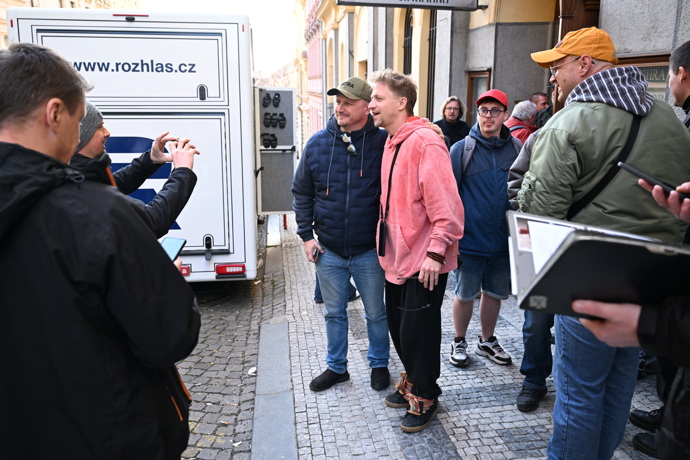 FOTO: Tomáš Klus se fotil s fanoušky. – stránka 17