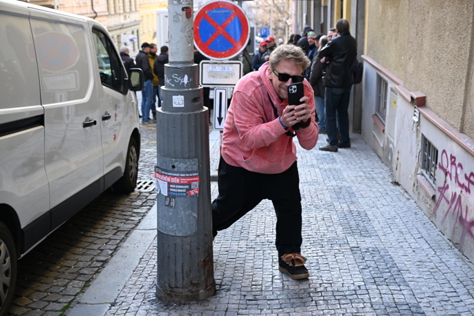 FOTO: Tomáš Klus blbnul. – stránka 4