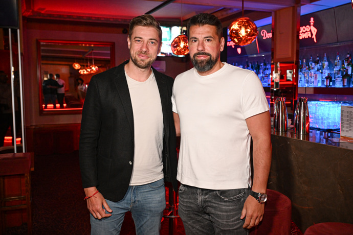 FOTO: Milan Baroš uspořádal tiskovou konferenci ke svému definitivně poslednímu zápasu. – stránka 9