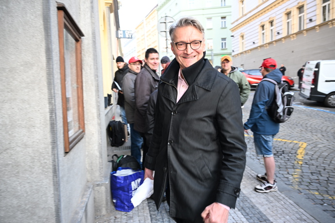 FOTO: Jan Svěrák se ochotně fotil. – stránka 1