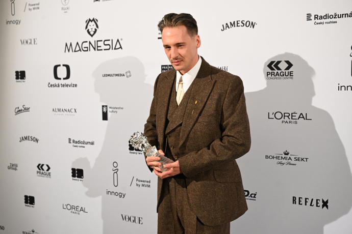 FOTO: Jan Nedbal se stal nejlepším hercem ve vedlejší roli v seriálovém díle (Král Šumavy 2). – stránka 10