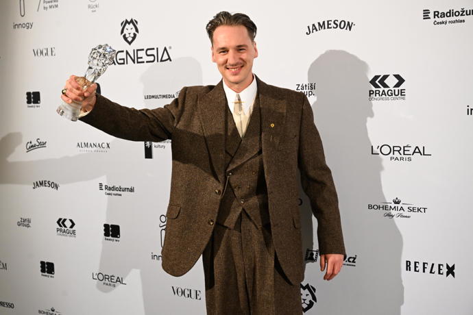 FOTO: Jan Nedbal se stal nejlepším hercem ve vedlejší roli v seriálovém díle (Král Šumavy 2). – stránka 9