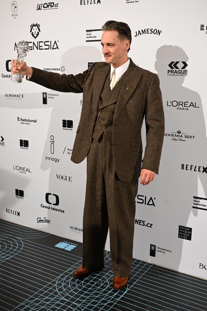 FOTO: Jan Nedbal se stal nejlepším hercem ve vedlejší roli v seriálovém díle (Král Šumavy 2). – stránka 7