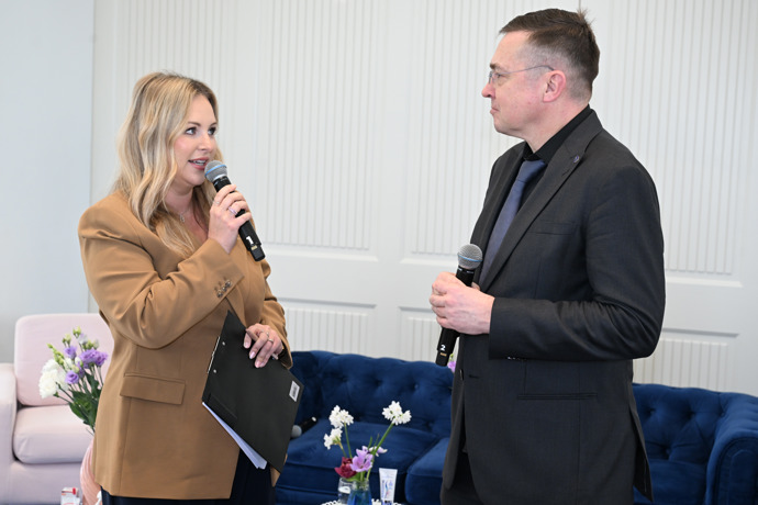 FOTO: Jako šéf stavovské komory si úzkostlivě zakládá na přísné politické neutralitě. – stránka 1