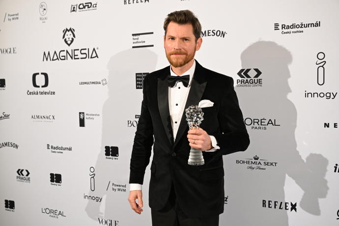 FOTO: David Švehlík získal Českého lva za výkon v hlavní roli v seriálovém díle (Studna). – stránka 4