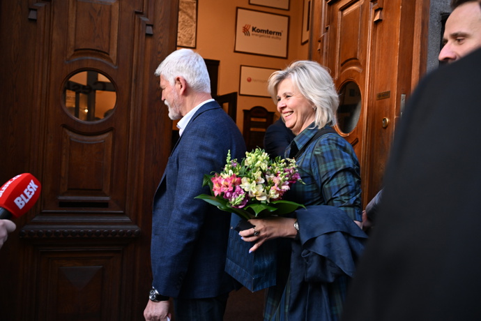 FOTO: Eva Pavlová byla samý úsměv. – stránka 37