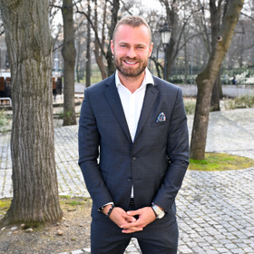 Přítomnost žen v posádce je navíc podle něj naprosto nenahraditelná, a to především u vyděšených dětských pacientů.