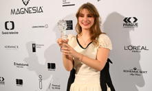 Kateřina Falbrová slaví coby začínající herečka obrovský úspěch. Za roli ve snímku Sbormistr získala Českého lva.