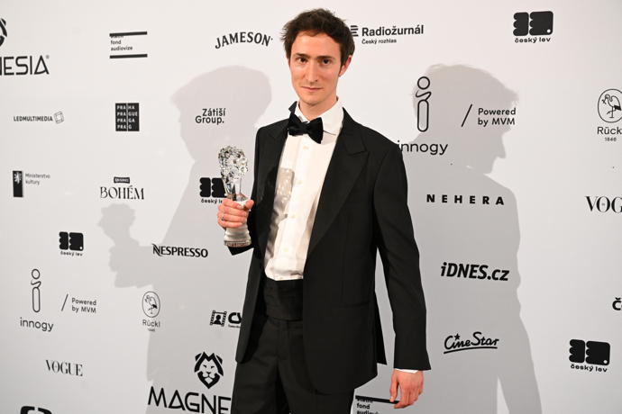 FOTO: Idan Weiss získal Českého lva za nejlepší výkon v hlavní roli (Franz). – stránka 89