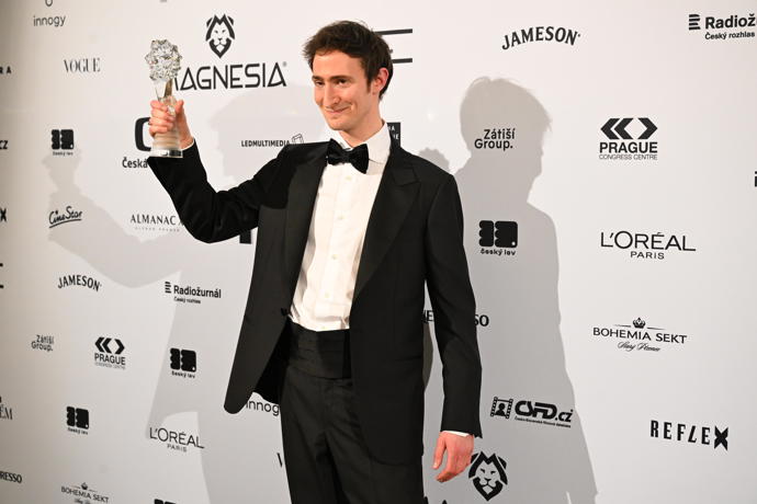 FOTO: Idan Weiss získal Českého lva za nejlepší výkon v hlavní roli (Franz). – stránka 87