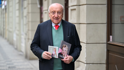 FOTO: Felix Slováček  pokřtil vzpomínkovou knihu Anička.