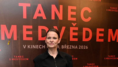 FOTO: Klára Melíšková na slavnostní premiéře filmu Tanec s medvědem.