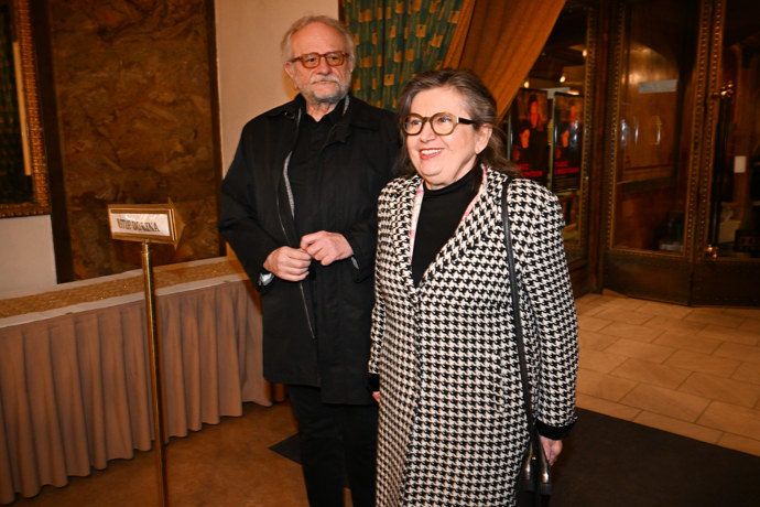 FOTO: Zuzana Kronerová dorazila se svým manželem Milanem Hladkým. – stránka 8