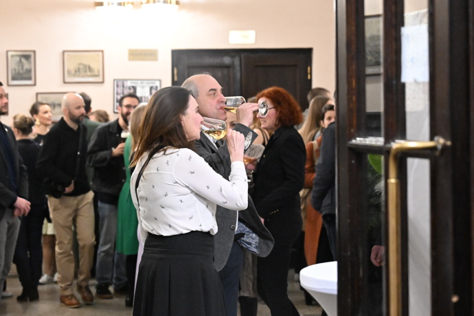 FOTO: Miroslav Táborský popíjel víno. – stránka 2