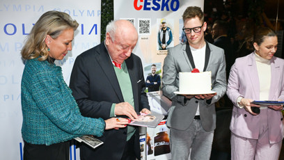 FOTO: Felix Slováček pokřtil knihu společně se Silvií Schumacher, kmotrou zesnulé Aničky.