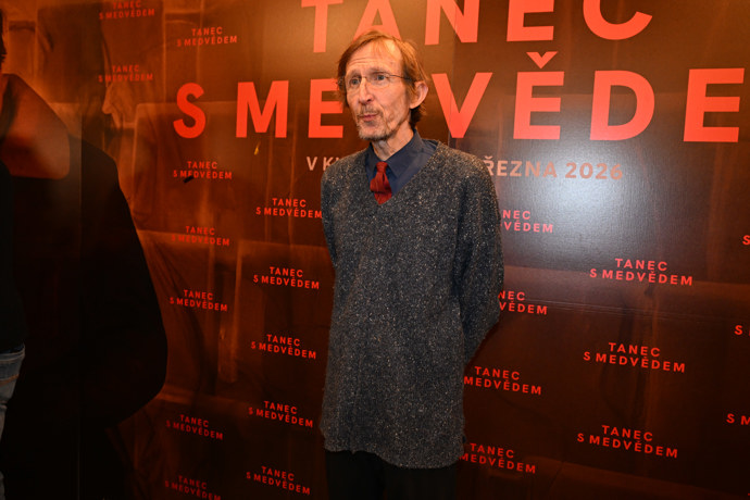 FOTO: Vladimír Javorský na slavnostní premiéře Tanec s medvědem. – stránka 5