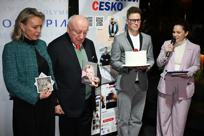 FOTO: Felix Slováček neudržel slzy. – stránka 7